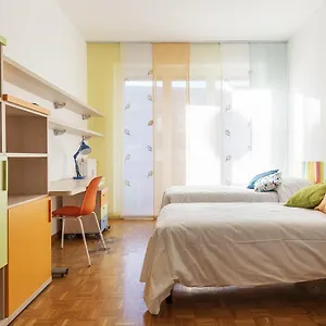 La Casa Di Cri Sul Naviglio , Milan Italie